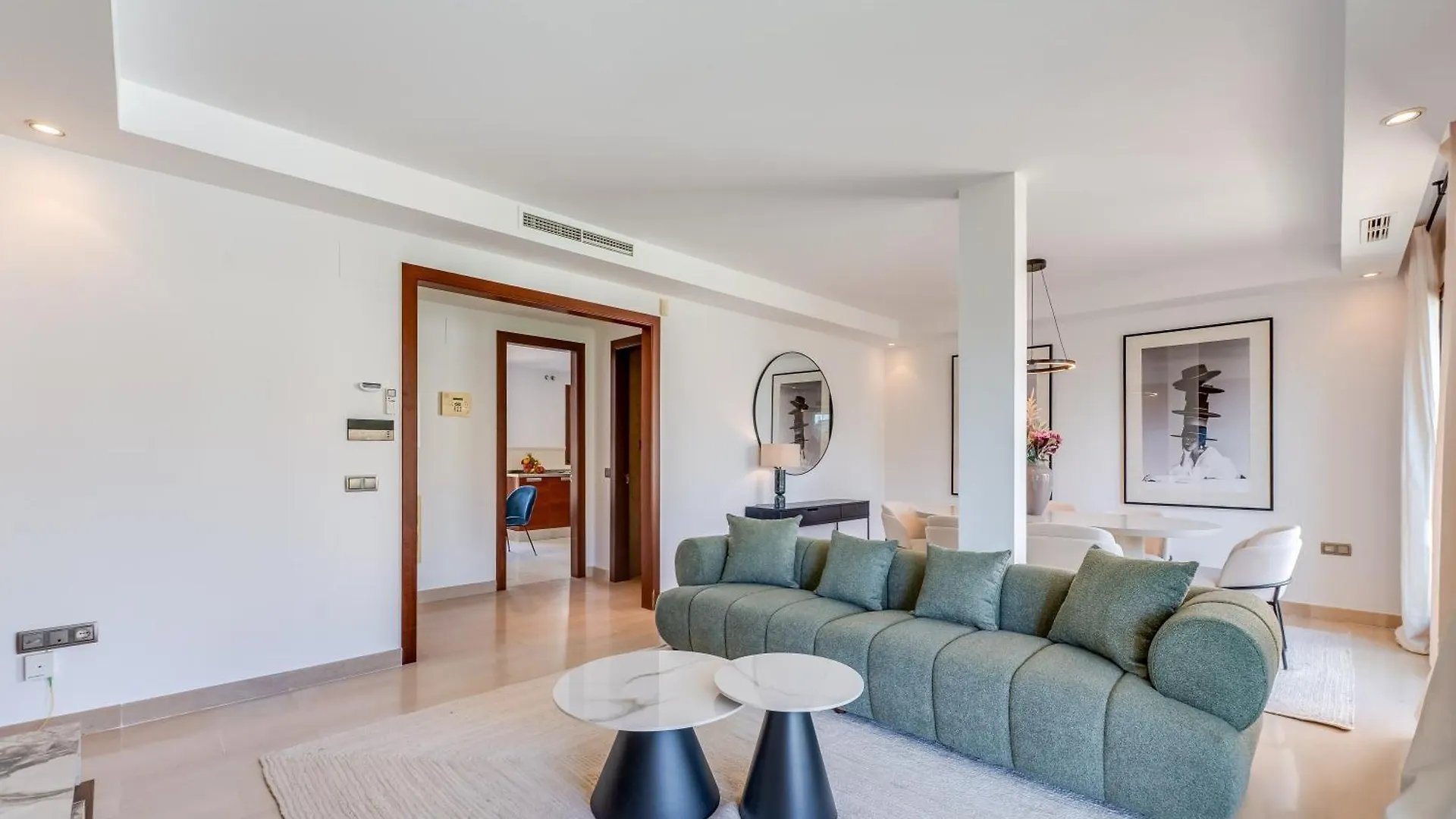 アパート Vacation Marbella I The Sovereign Penthouse, Large Communal Pool, 24H Security, 5Min To Puerto Banus スペイン
