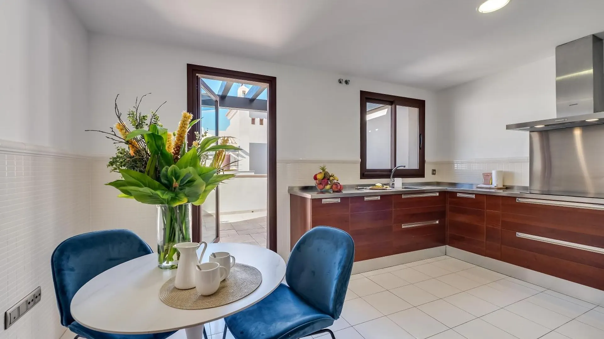 Vacation Marbella I The Sovereign Penthouse, Large Communal Pool, 24H Security, 5Min To Puerto Banus Apartment