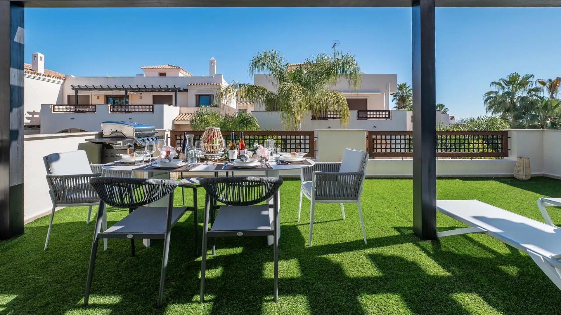 Apartment Vacation Marbella I The Sovereign Penthouse, Large Communal Pool, 24H Security, 5Min To Puerto Banus
