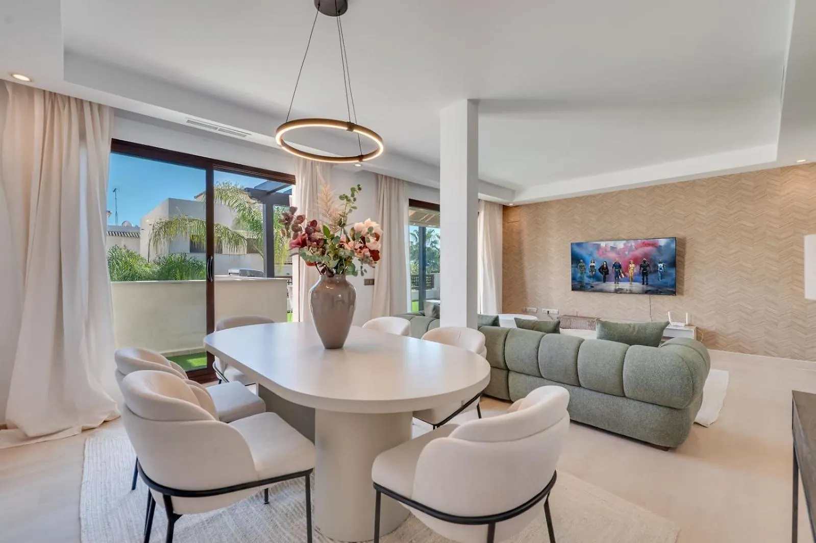 Apartment Vacation Marbella I The Sovereign Penthouse, Large Communal Pool, 24H Security, 5Min To Puerto Banus