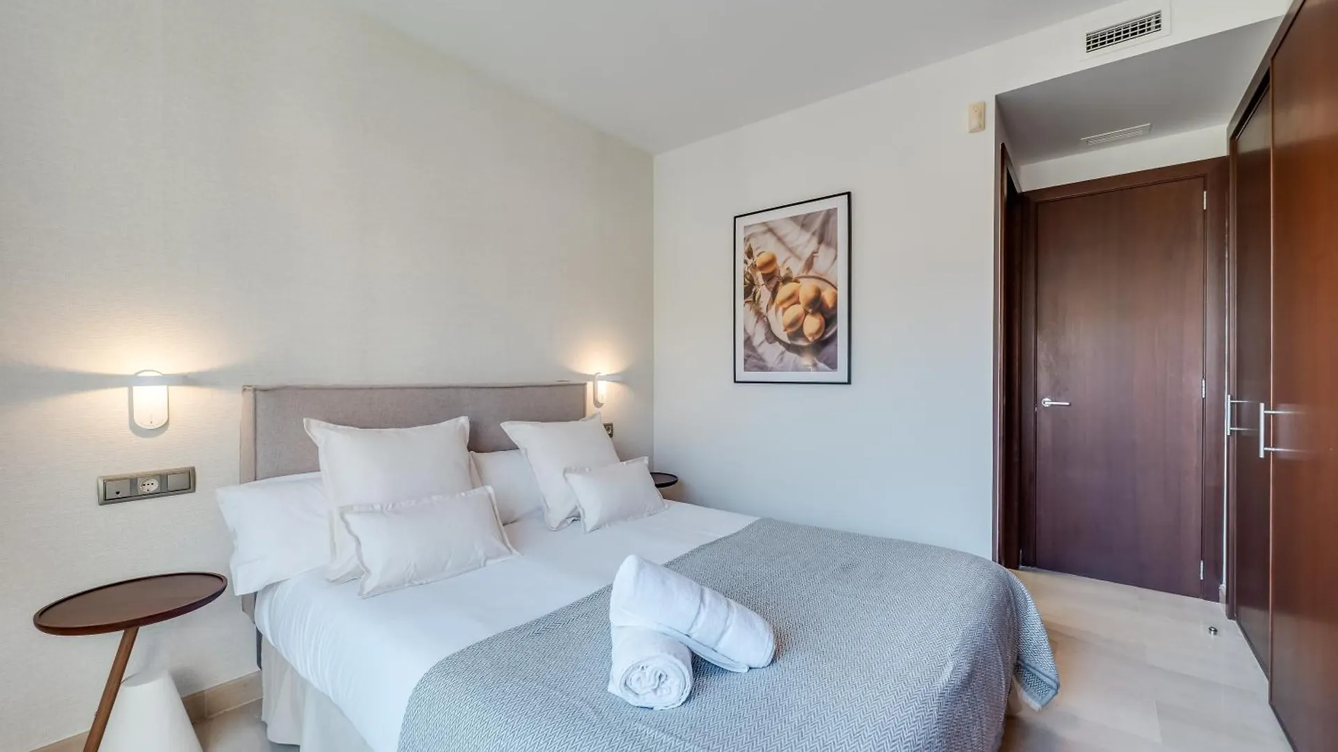 Vacation Marbella I The Sovereign Penthouse, Large Communal Pool, 24H Security, 5Min To Puerto Banus 0*,  Spain